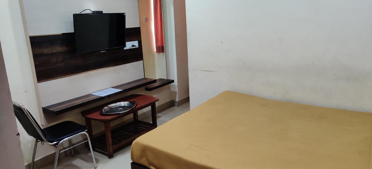 Kumaran Millenium Residency Hotel Vellore Bagian luar foto